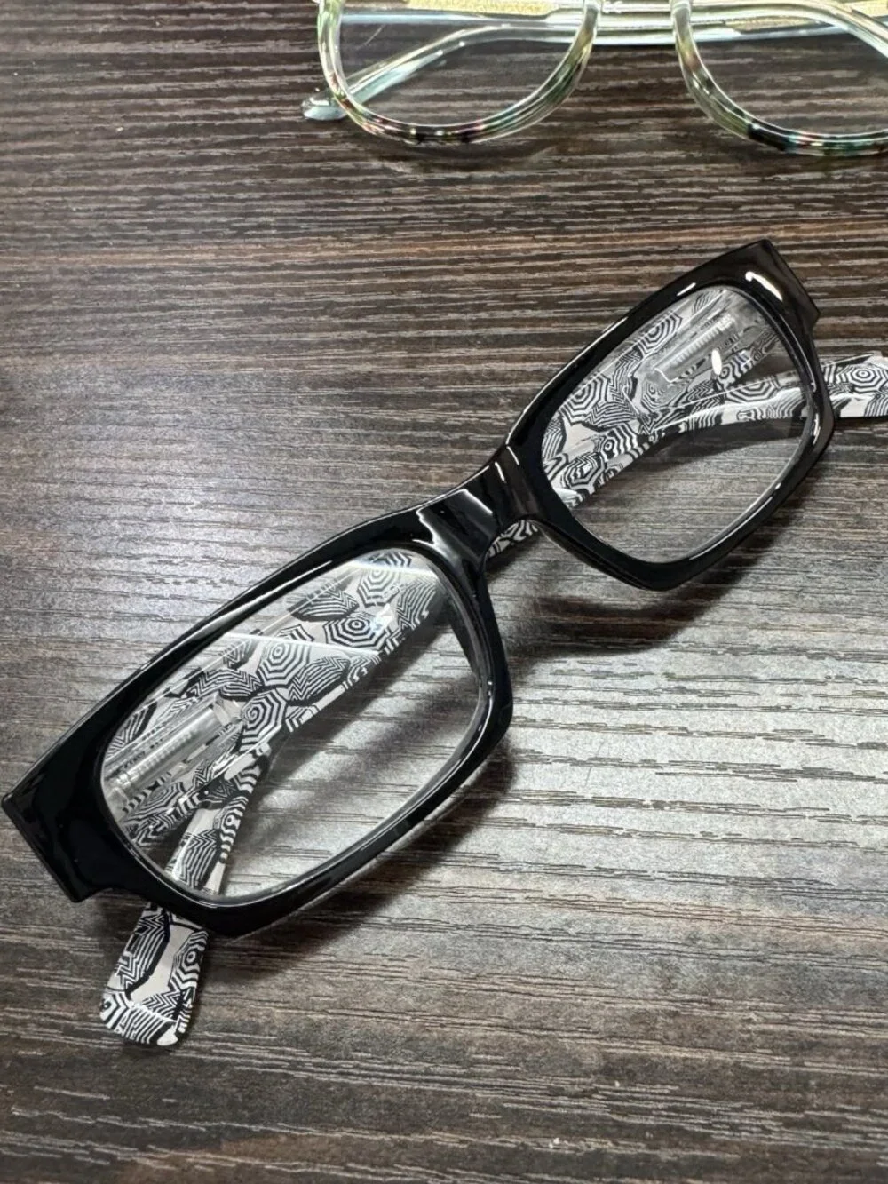 South Beach Peepers Black Reading Glasses +1.25